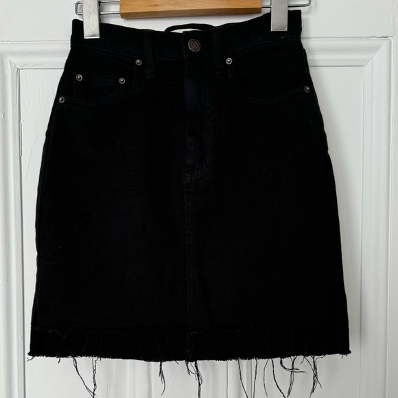 Aritzia Wilfred Skirt - Picture 2 of 2